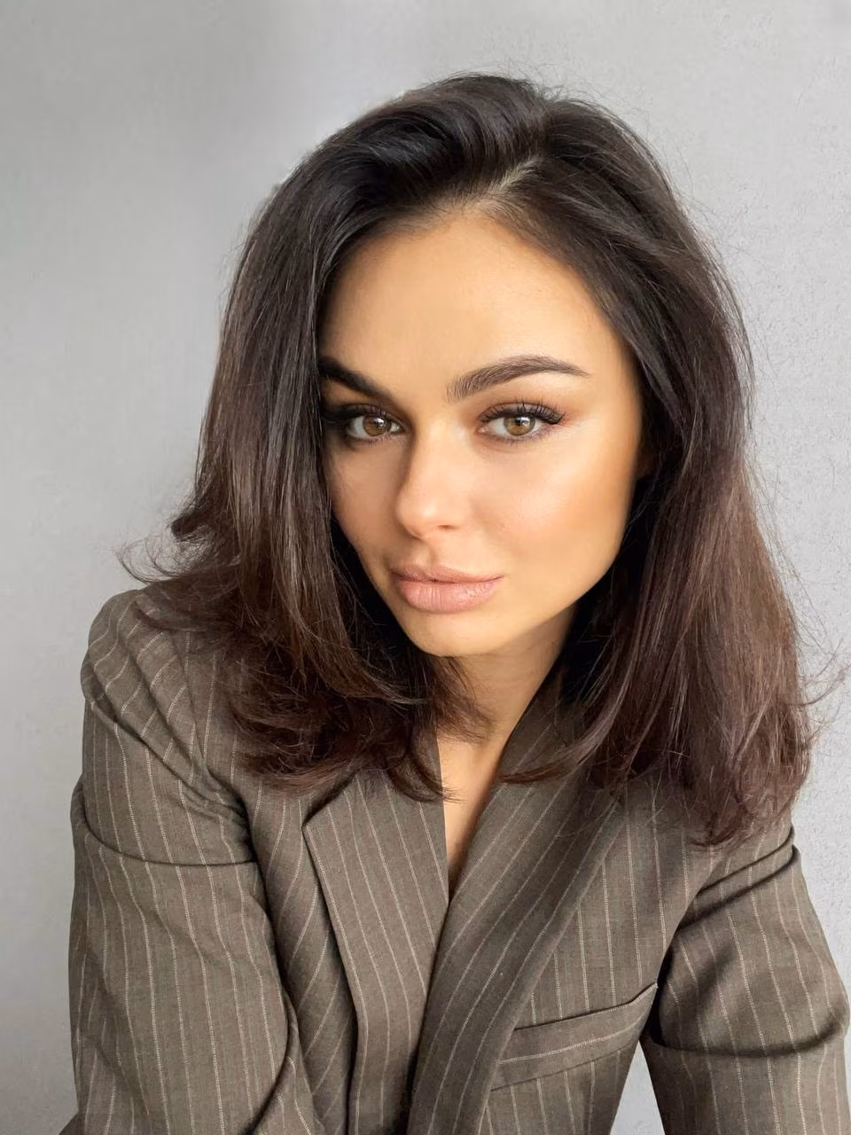 Angela 38 Naples Italy international dating platform