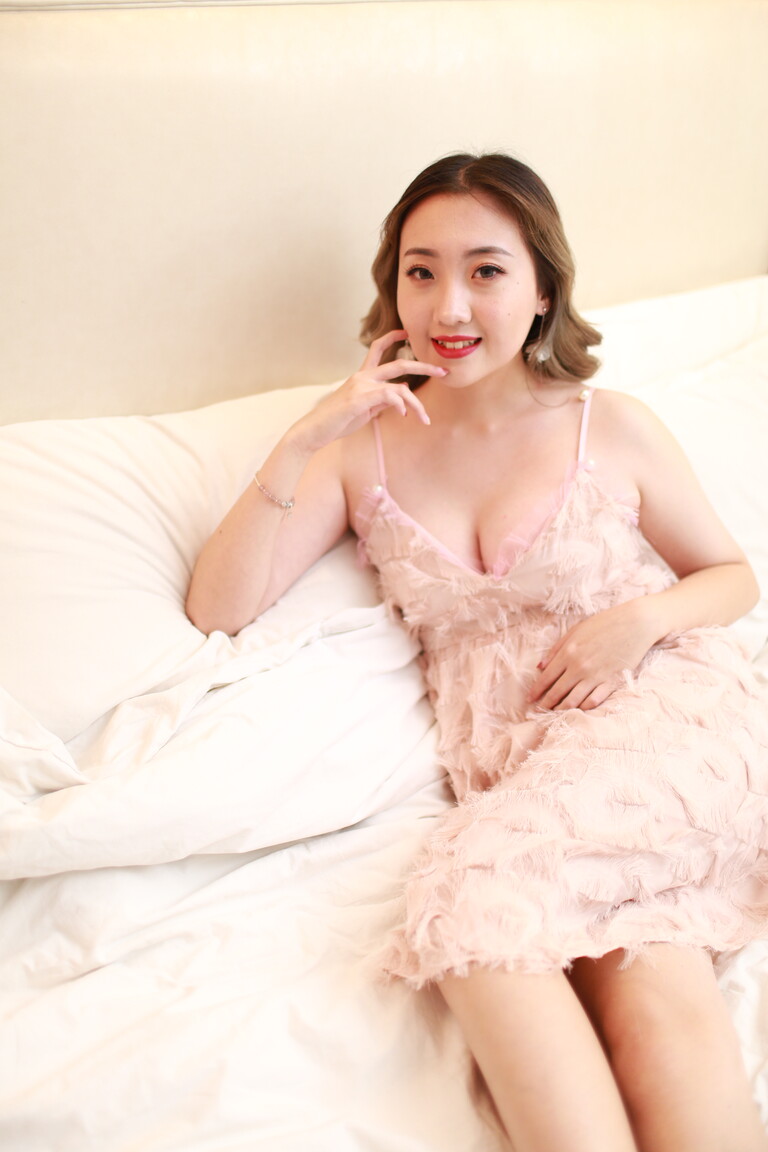 Li Jin Yi international dating group